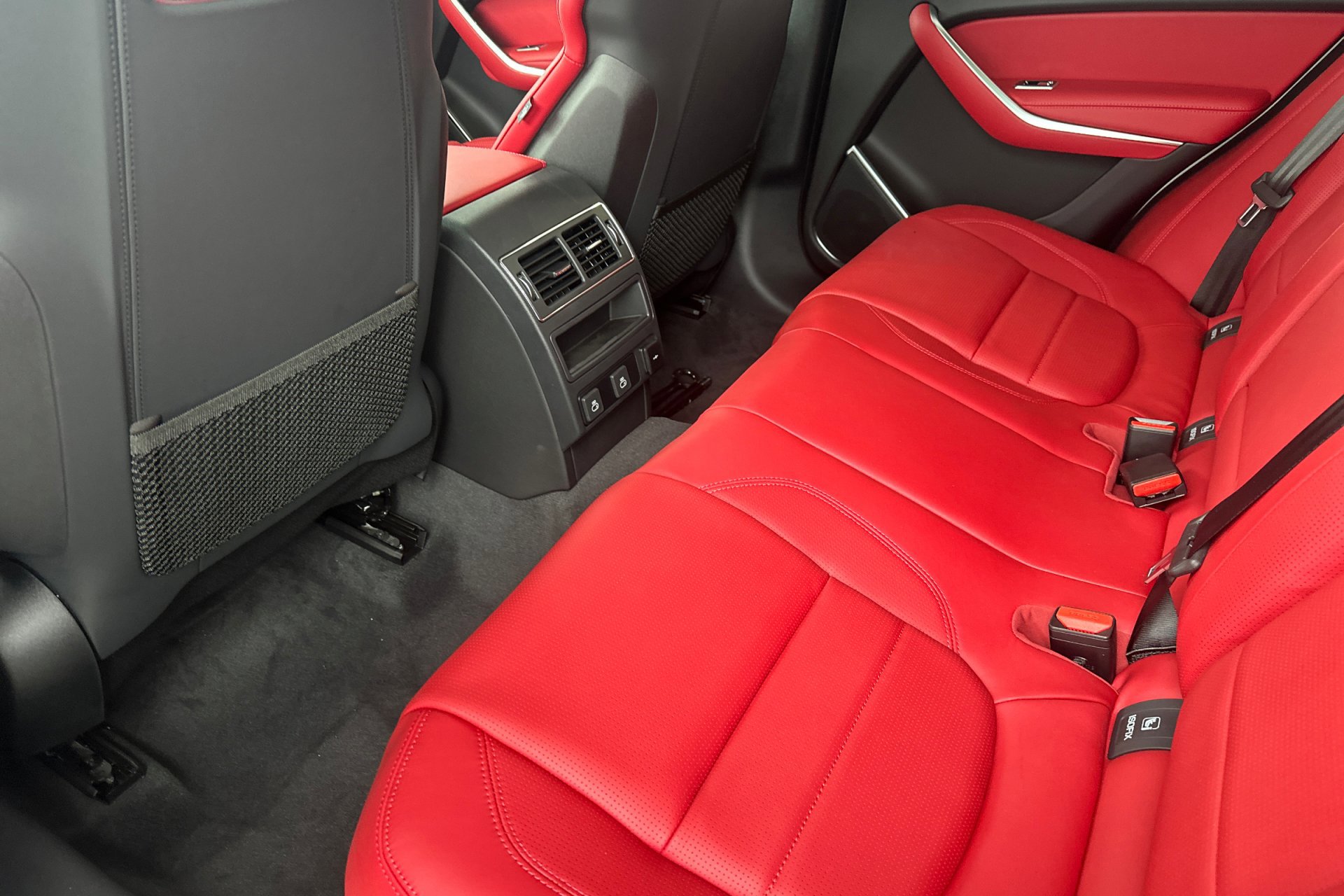 2026 Jaguar F-PACE P250 R-Dynamic S photo 4