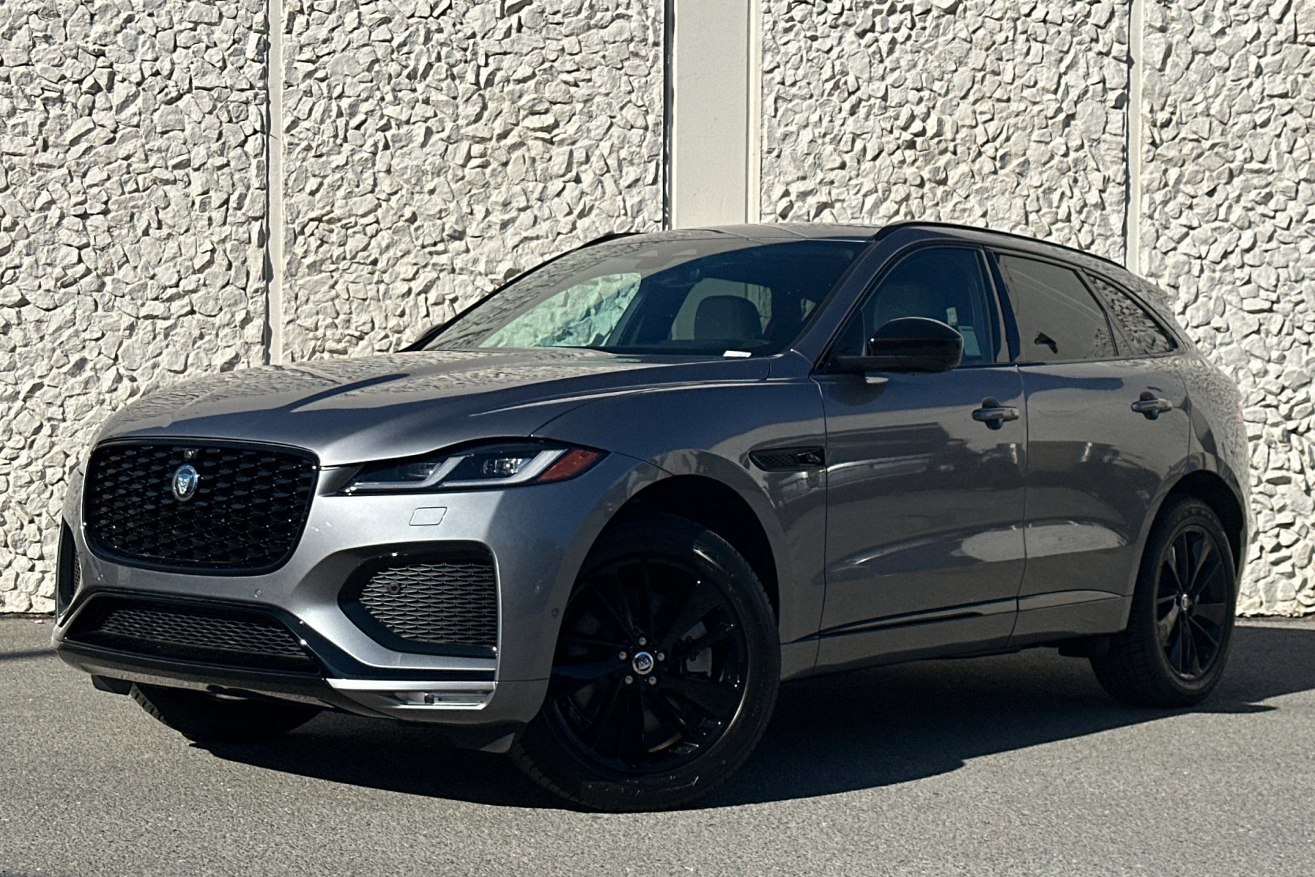 2026 Jaguar F-Pace R-Dynamic S's photo
