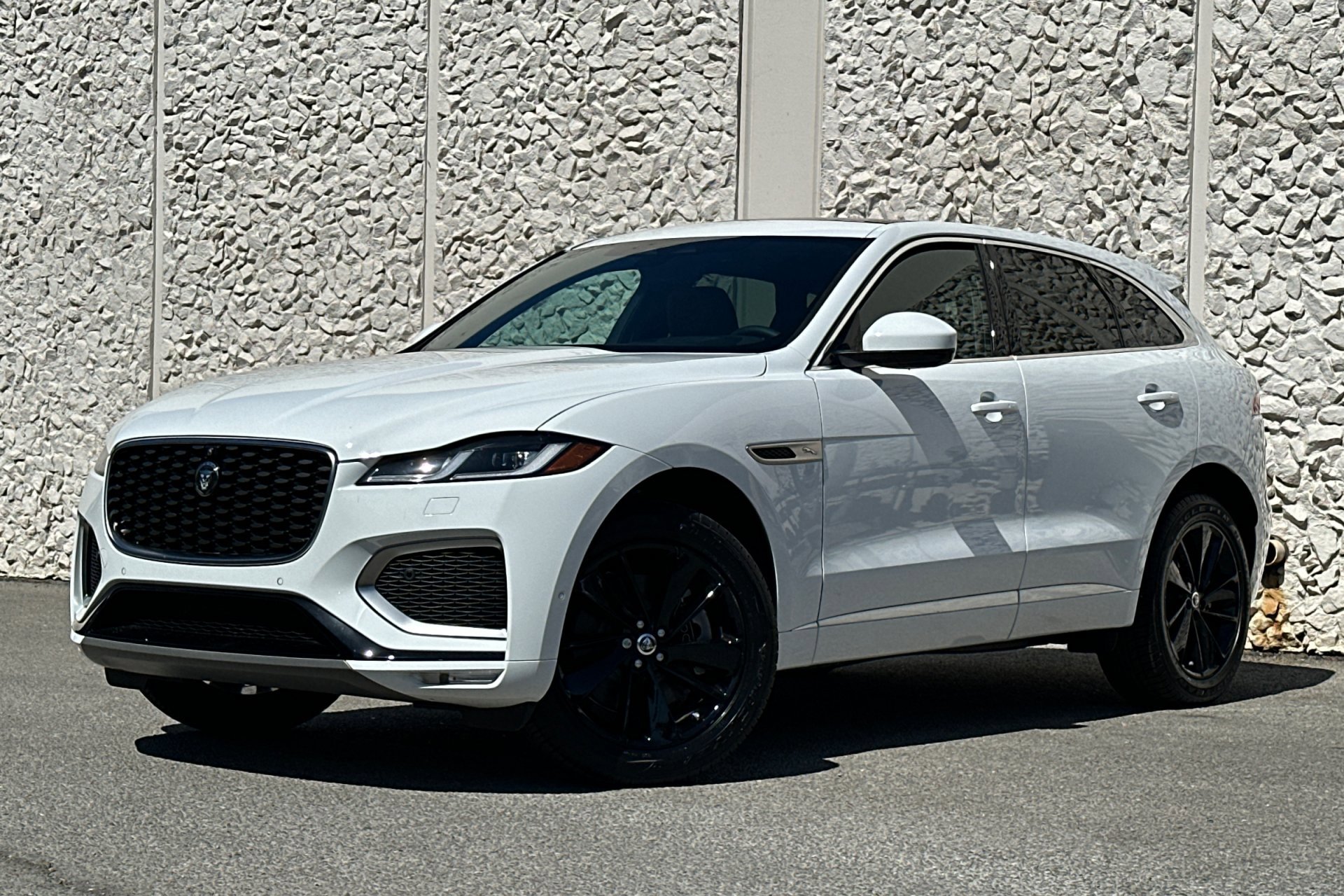 2026 Jaguar F-Pace R-Dynamic S's photo