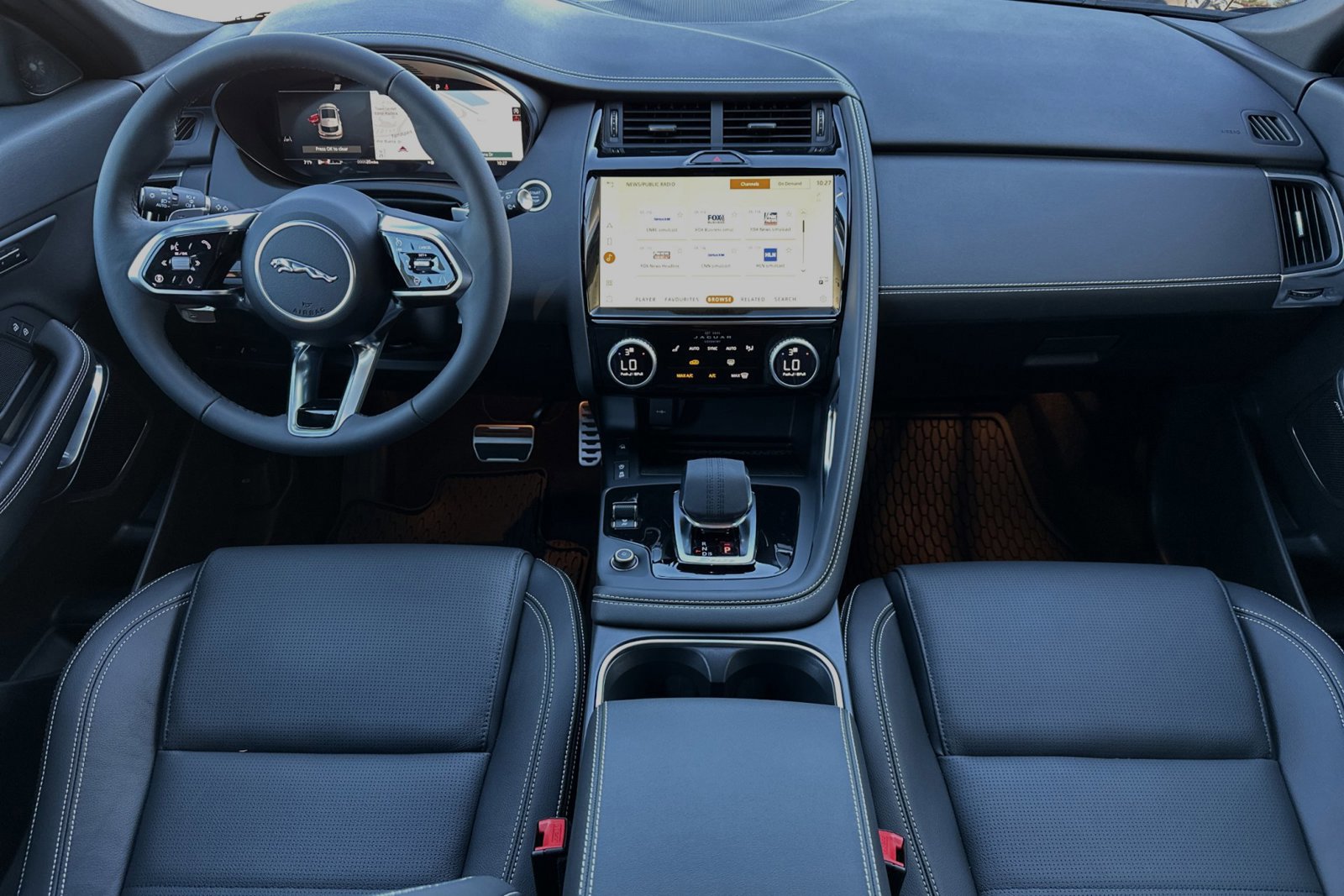 2024 Jaguar E-PACE R-Dynamic photo 3