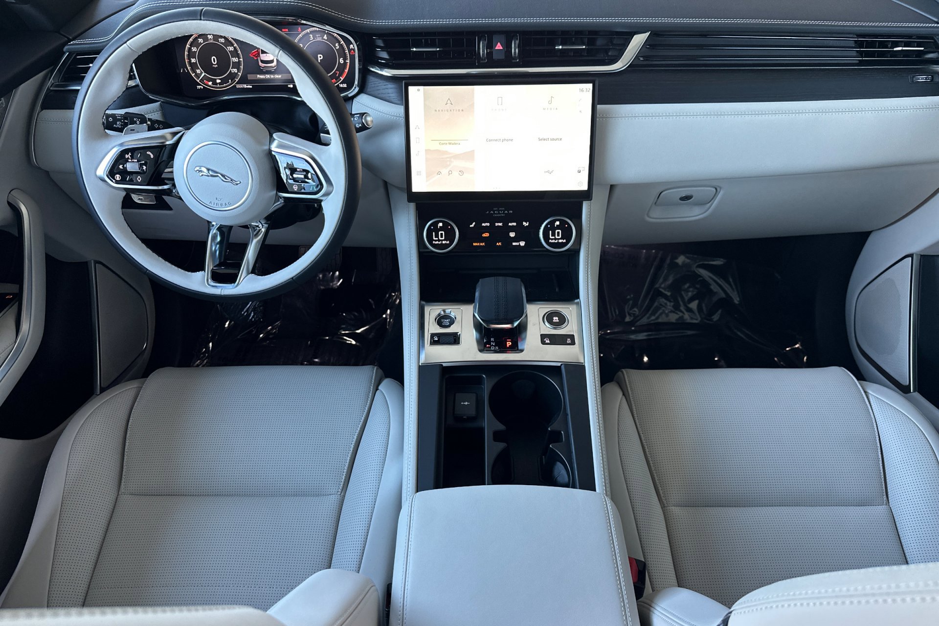 2026 Jaguar F-PACE P250 R-Dynamic S photo 3