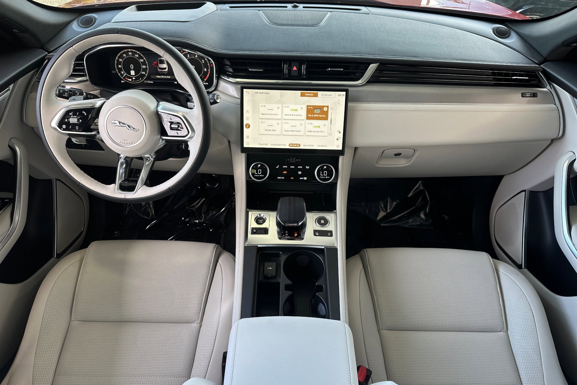 2026 Jaguar F-PACE P250 R-Dynamic S photo 3