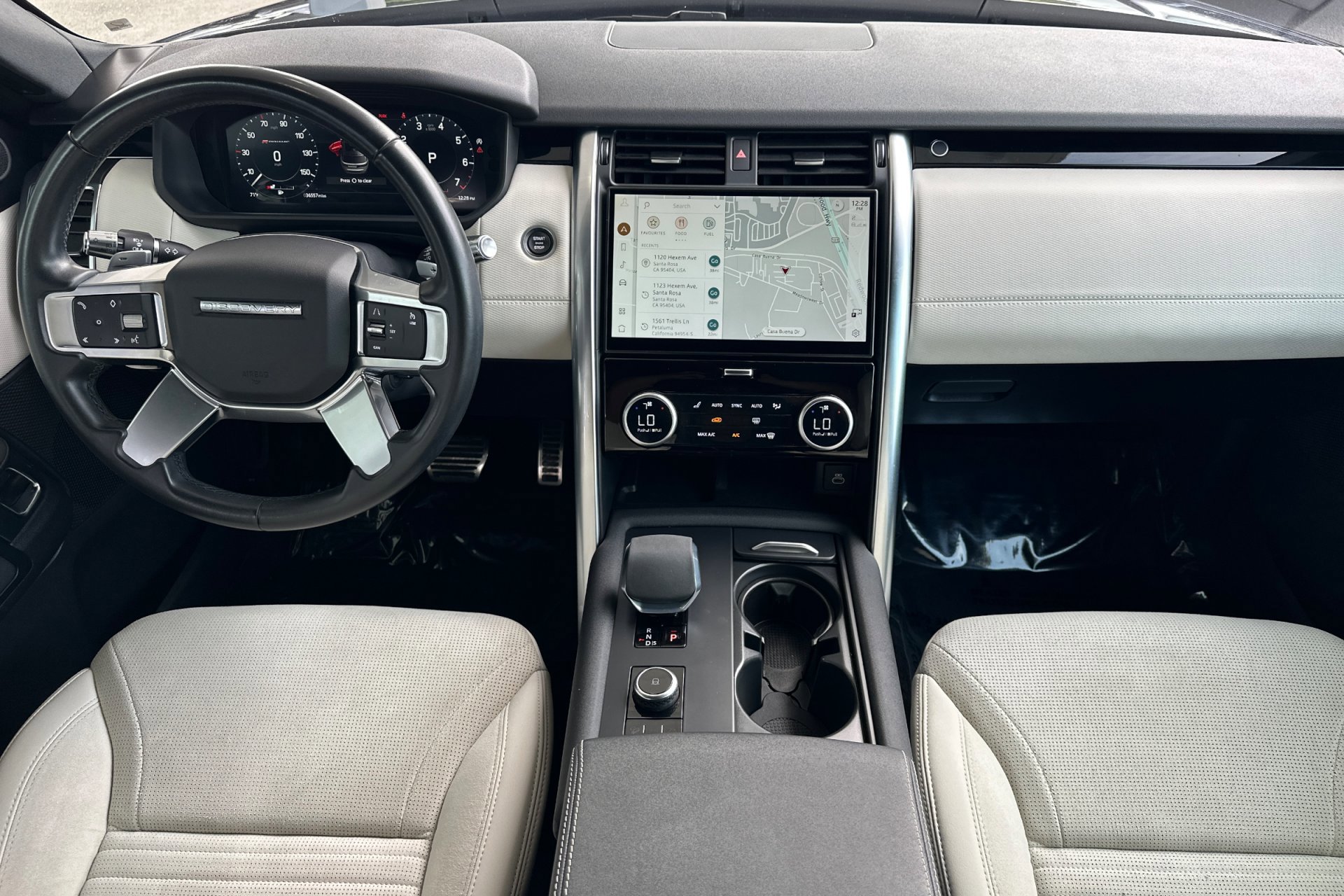 2022 Land Rover Discovery R-Dynamic S S R-Dynamic photo 2