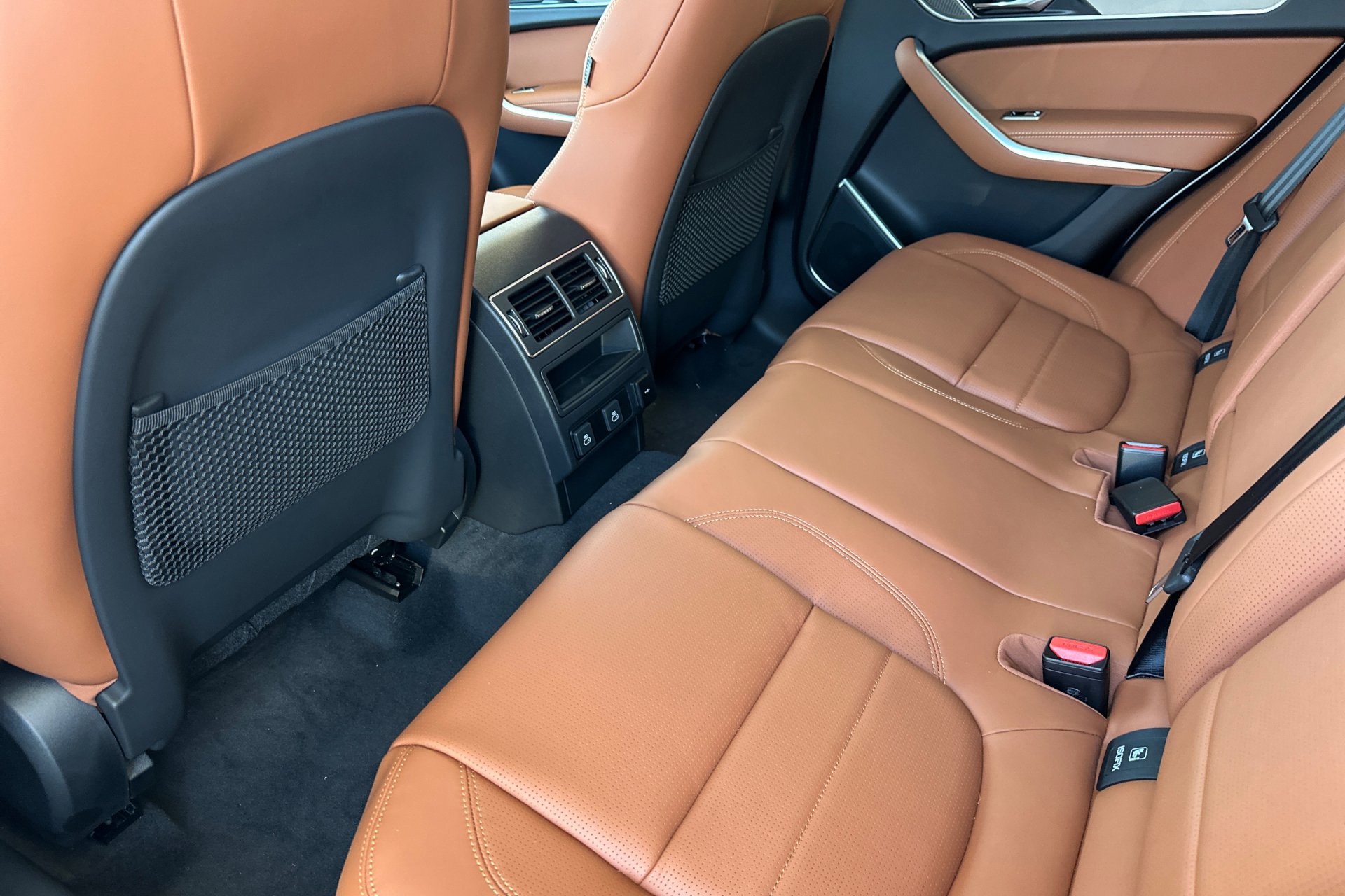 2026 Jaguar F-PACE P250 R-Dynamic S photo 3