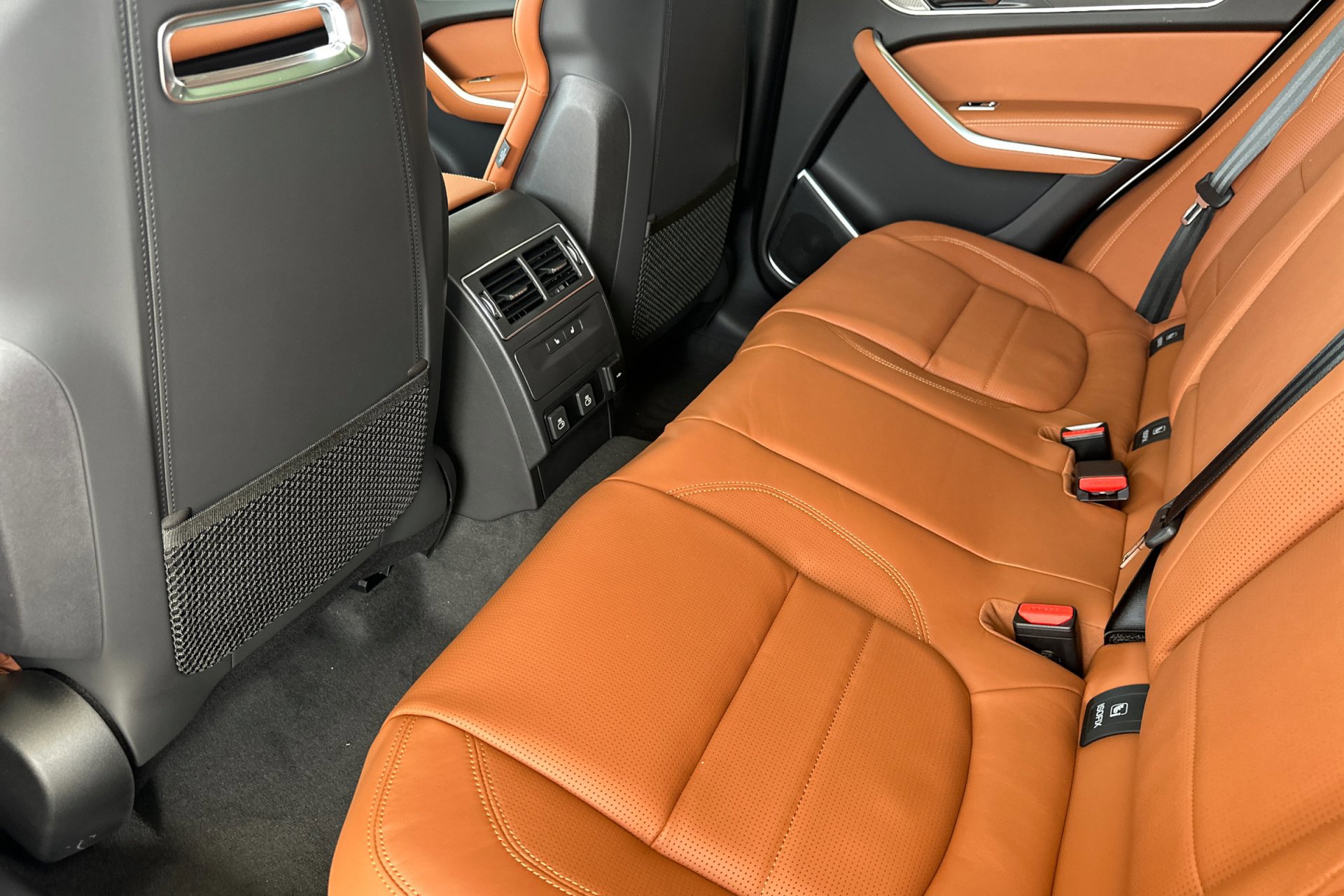 2026 Jaguar F-PACE P250 R-Dynamic S photo 4