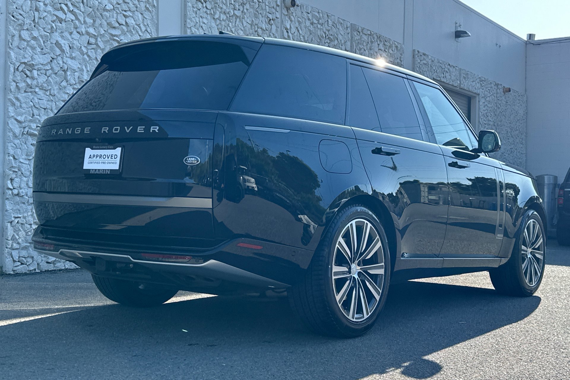 2023 Land Rover Range Rover Autobiography photo 2