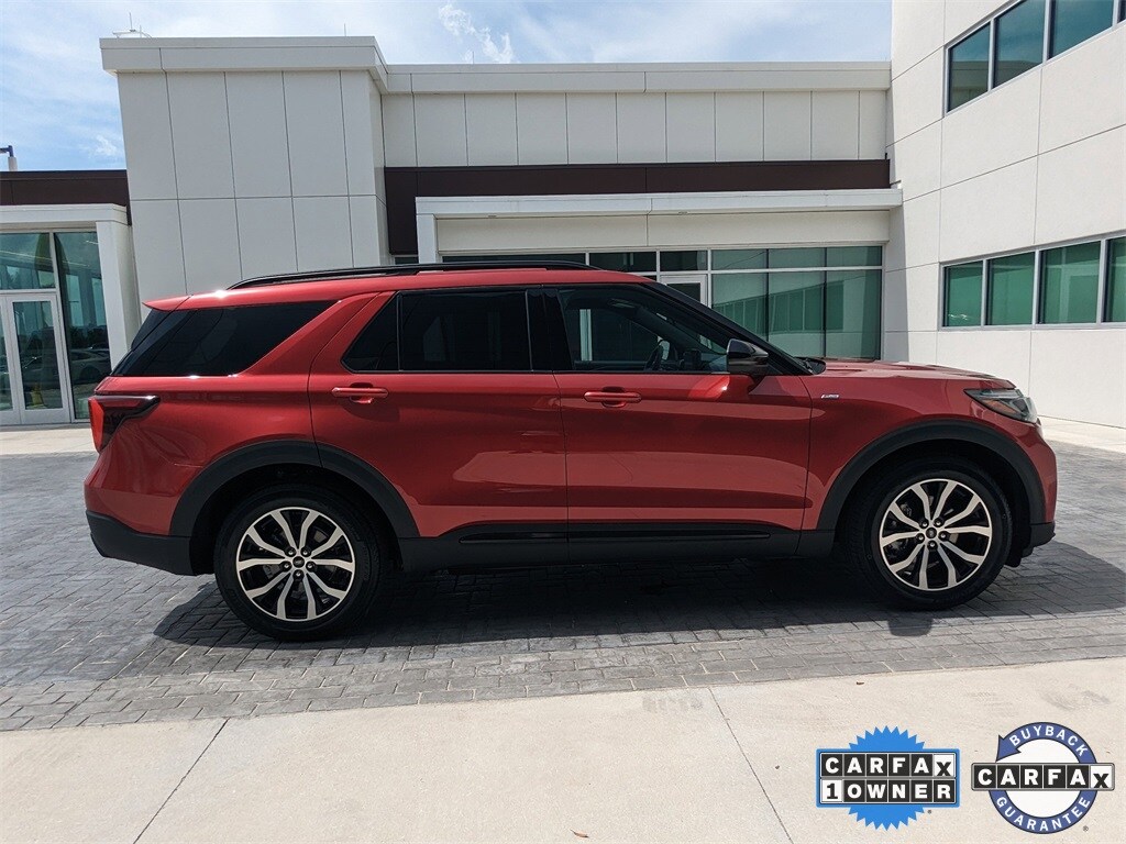 2025 Ford Explorer ST-Line photo 3