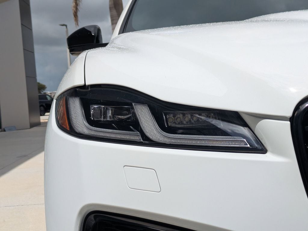 2026 Jaguar F-Pace R-Dynamic S - Photo 9