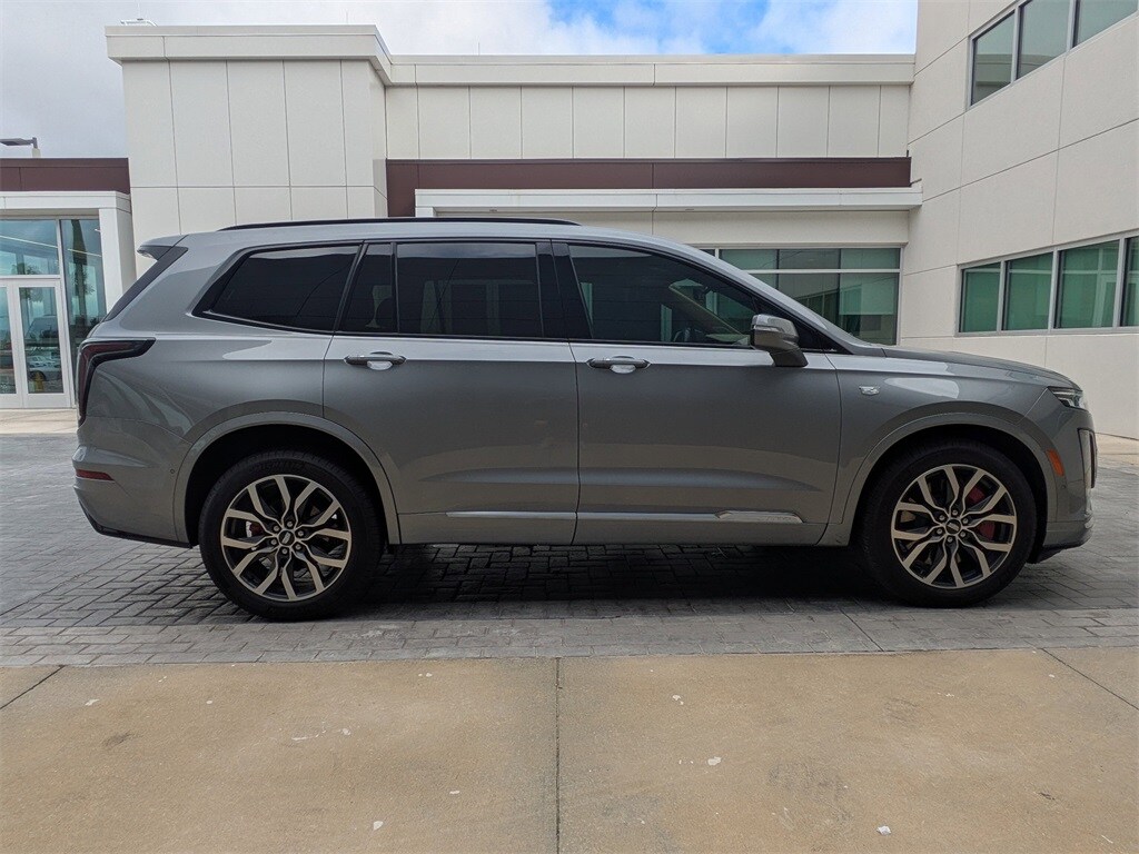 2024 Cadillac XT6 Sport photo 3