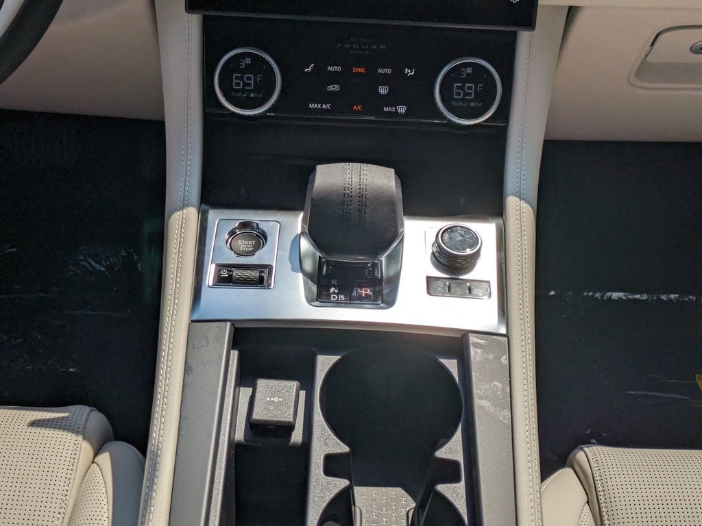 2026 Jaguar F-Pace R-Dynamic S - Photo 19