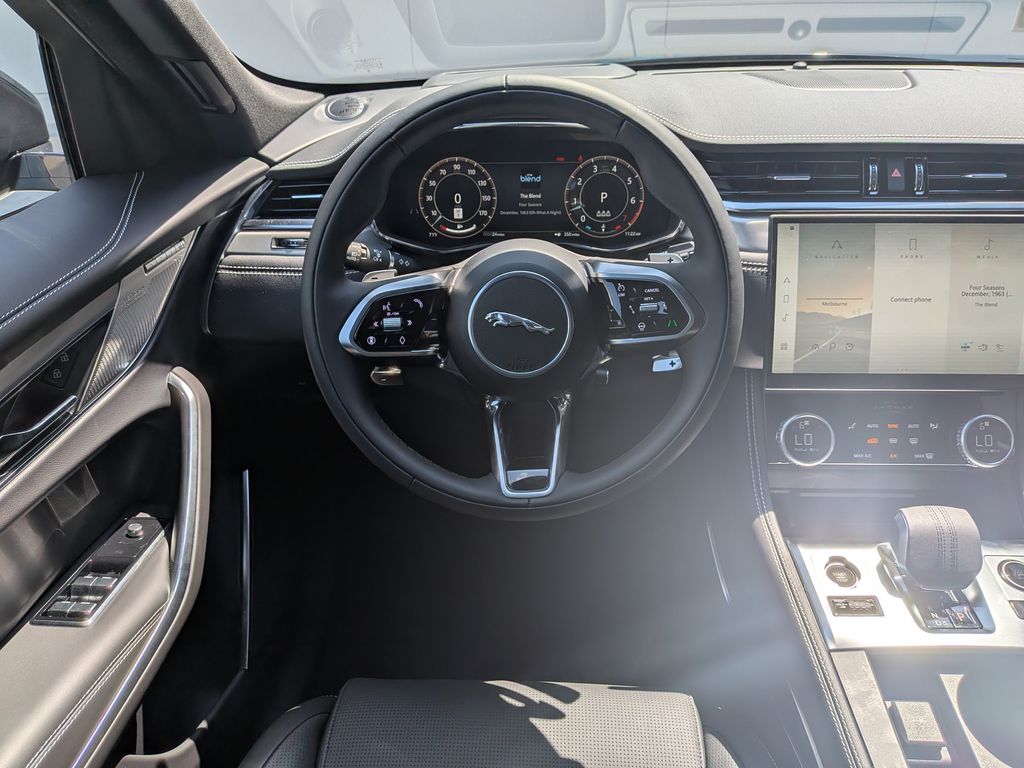 2026 Jaguar F-Pace R-Dynamic S - Photo 16