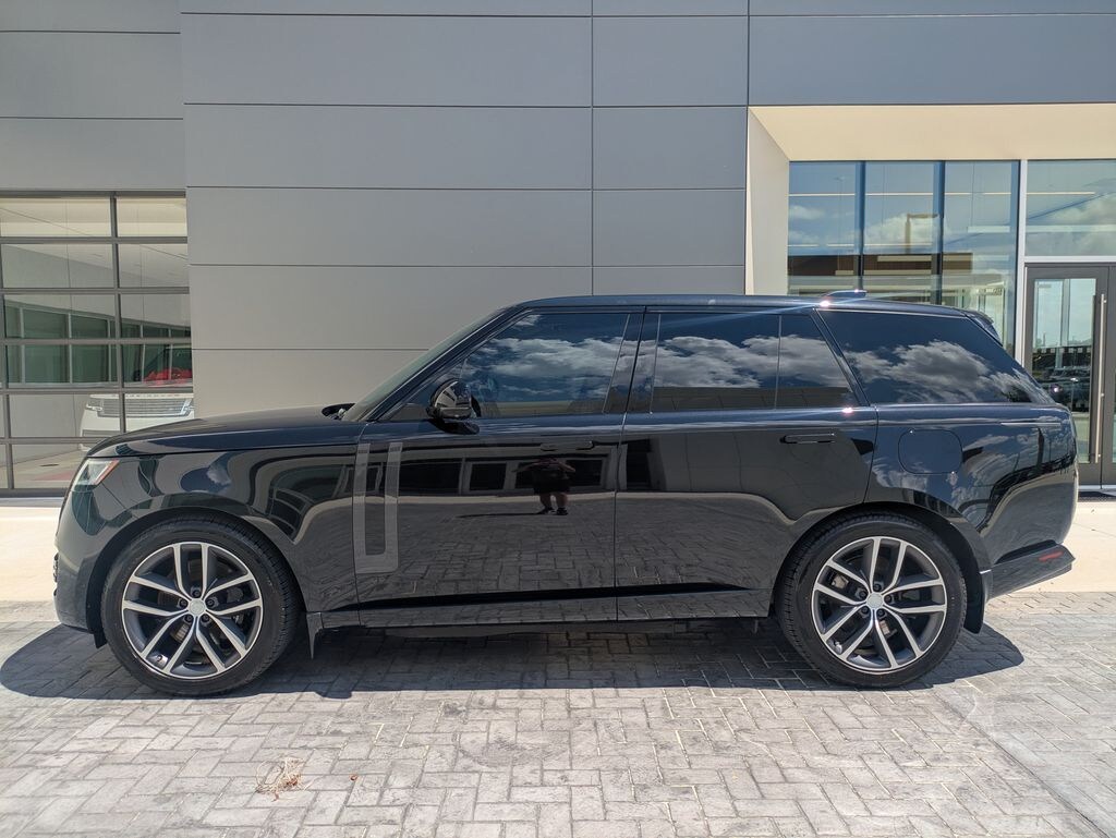 Certified 2025 Land Rover Range Rover P550e SE SUV