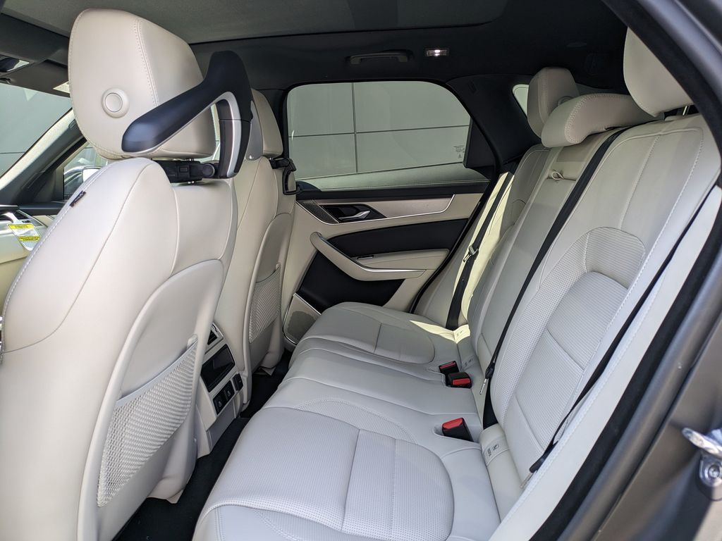 2026 Jaguar F-Pace R-Dynamic S - Photo 14