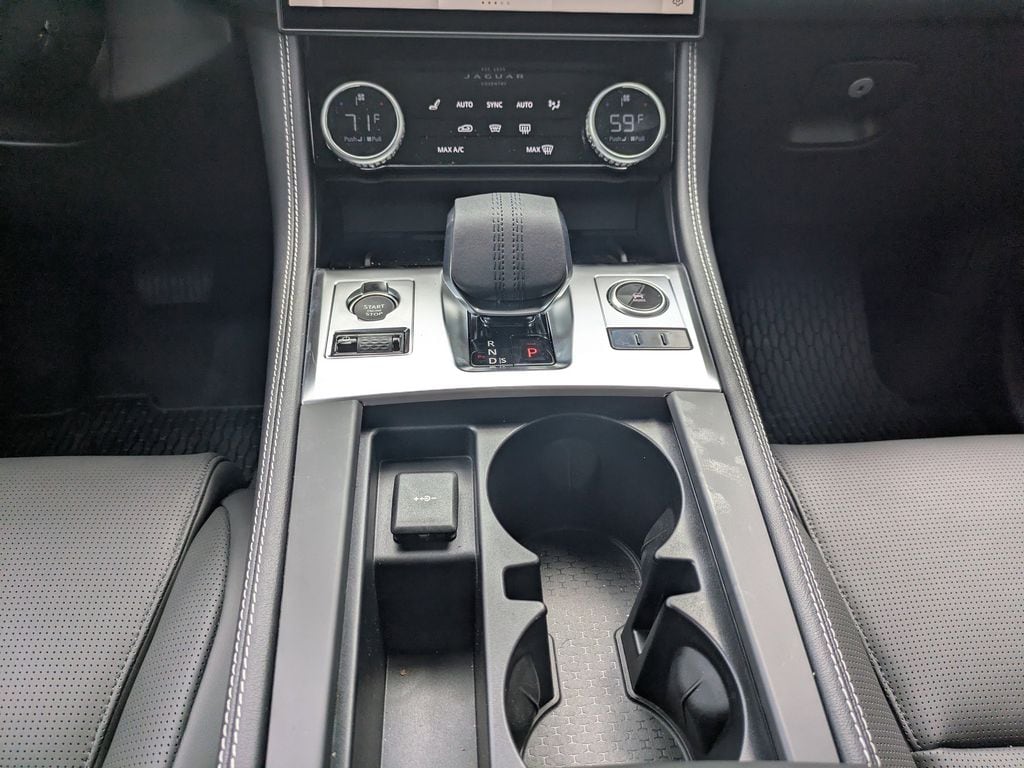 2026 Jaguar F-Pace R-Dynamic S - Photo 19