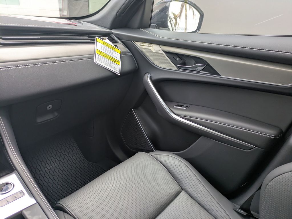 2026 Jaguar F-Pace R-Dynamic S - Photo 17