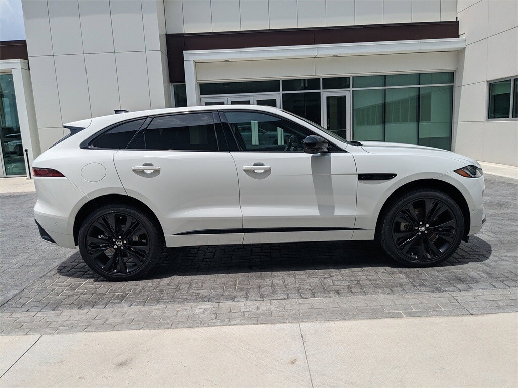 2026 Jaguar F-PACE P400 R-Dynamic S photo 3