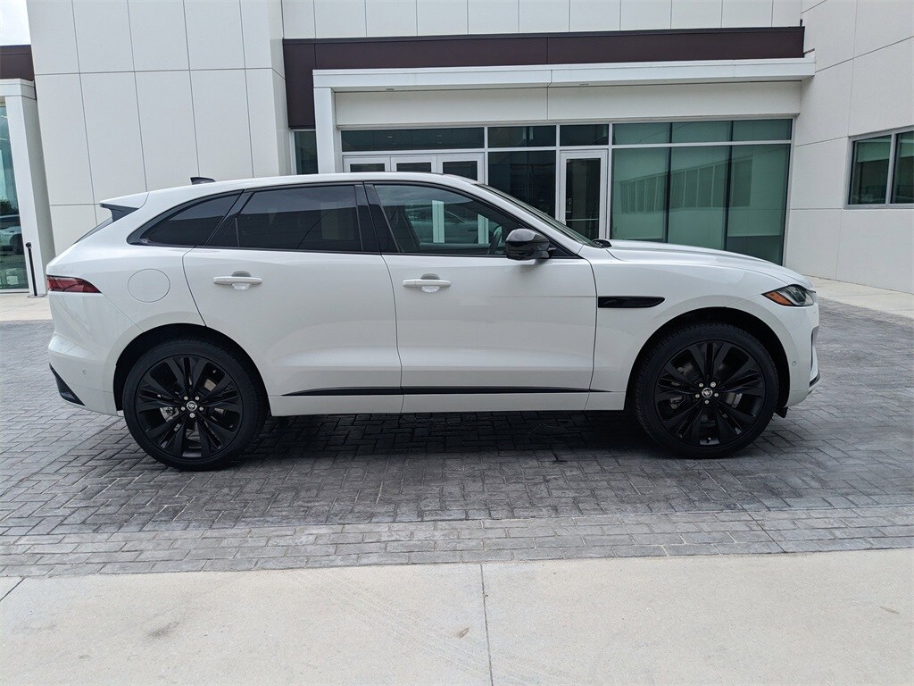 2026 Jaguar F-PACE P400 R-Dynamic S photo 3
