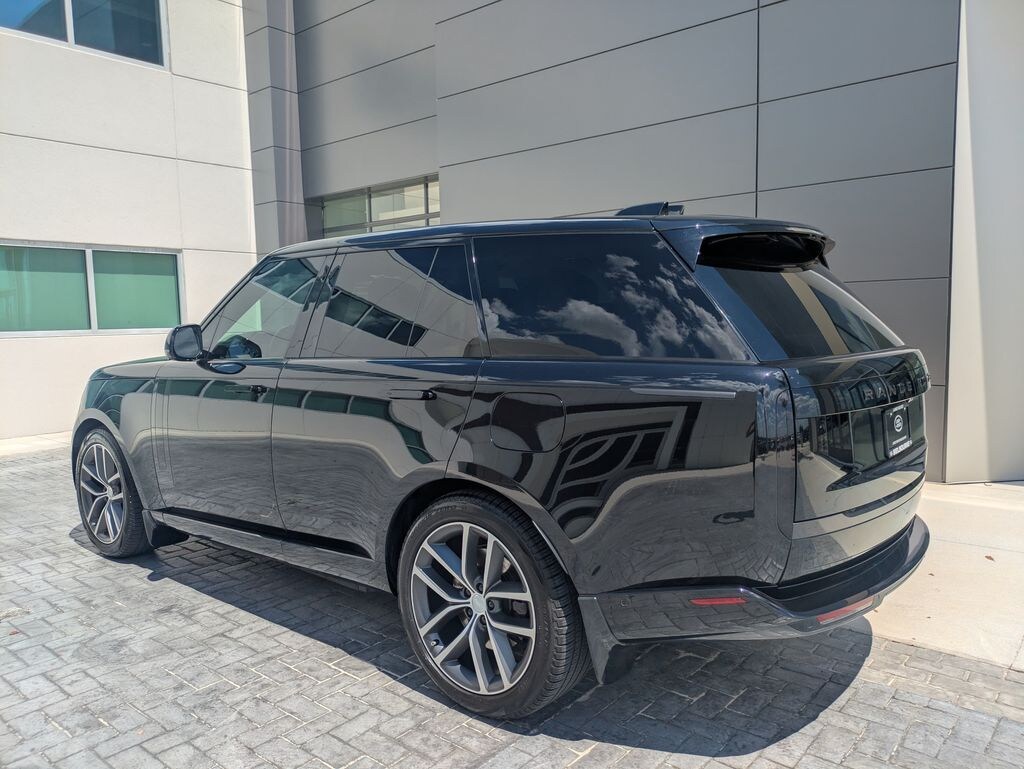 Certified 2025 Land Rover Range Rover P550e SE SUV