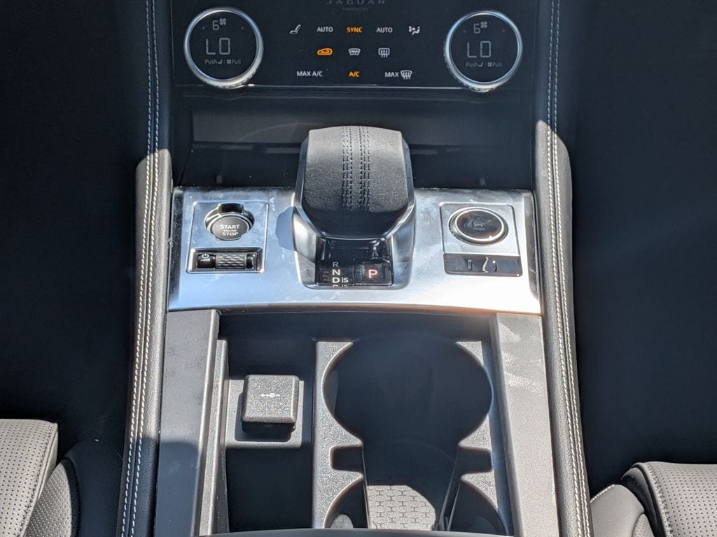 2026 Jaguar F-Pace R-Dynamic S - Photo 19