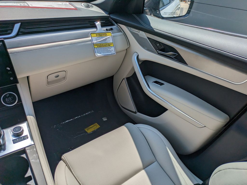 2026 Jaguar F-Pace R-Dynamic S - Photo 17