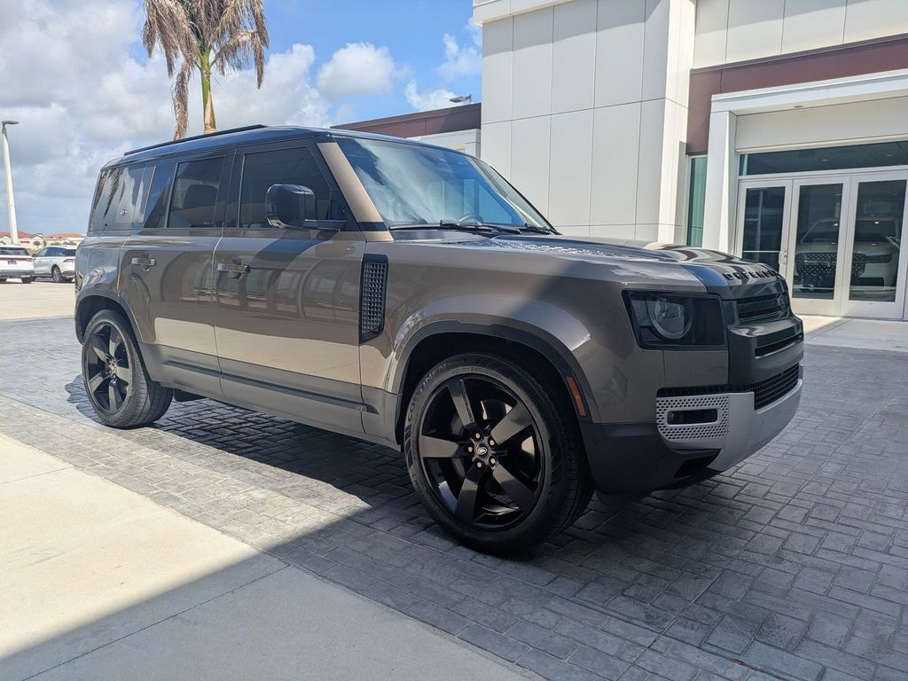Used 2022 Land Rover Defender SE SUV