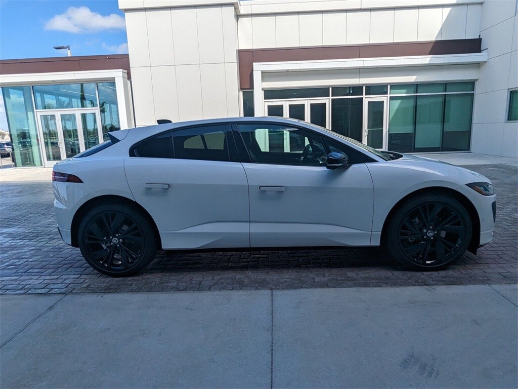 2024 Jaguar I-PACE EV400 HSE photo 3