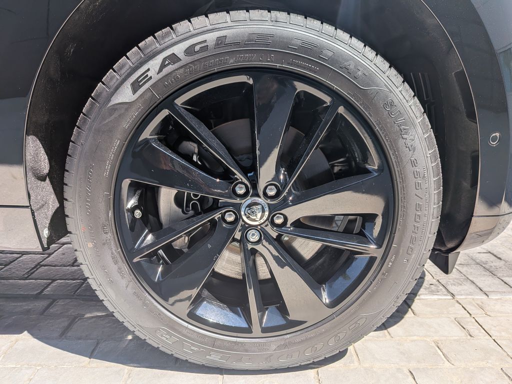 2026 Jaguar F-Pace R-Dynamic S - Photo 11