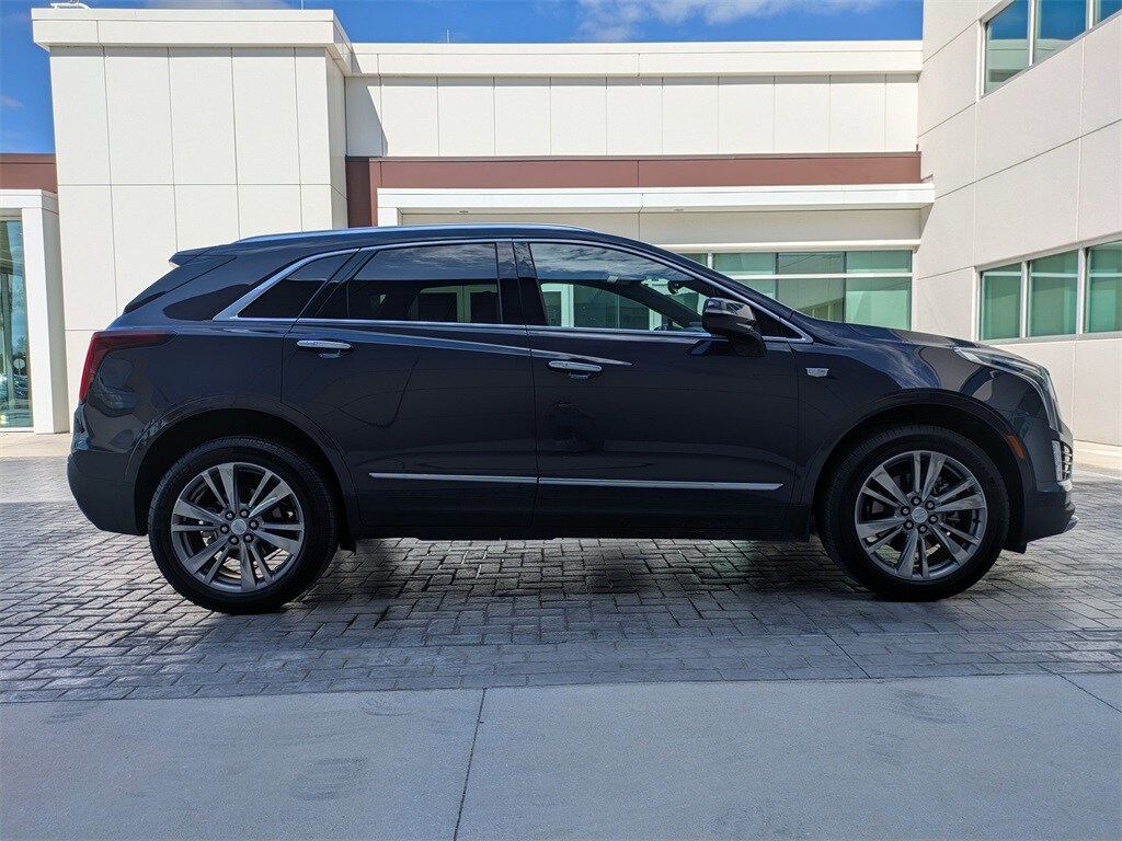 2025 Cadillac XT5 Premium Luxury photo 3