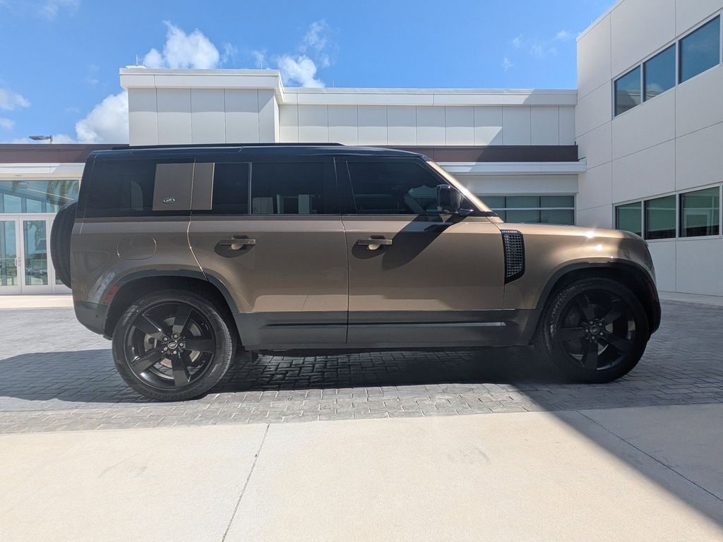 Used 2022 Land Rover Defender SE SUV