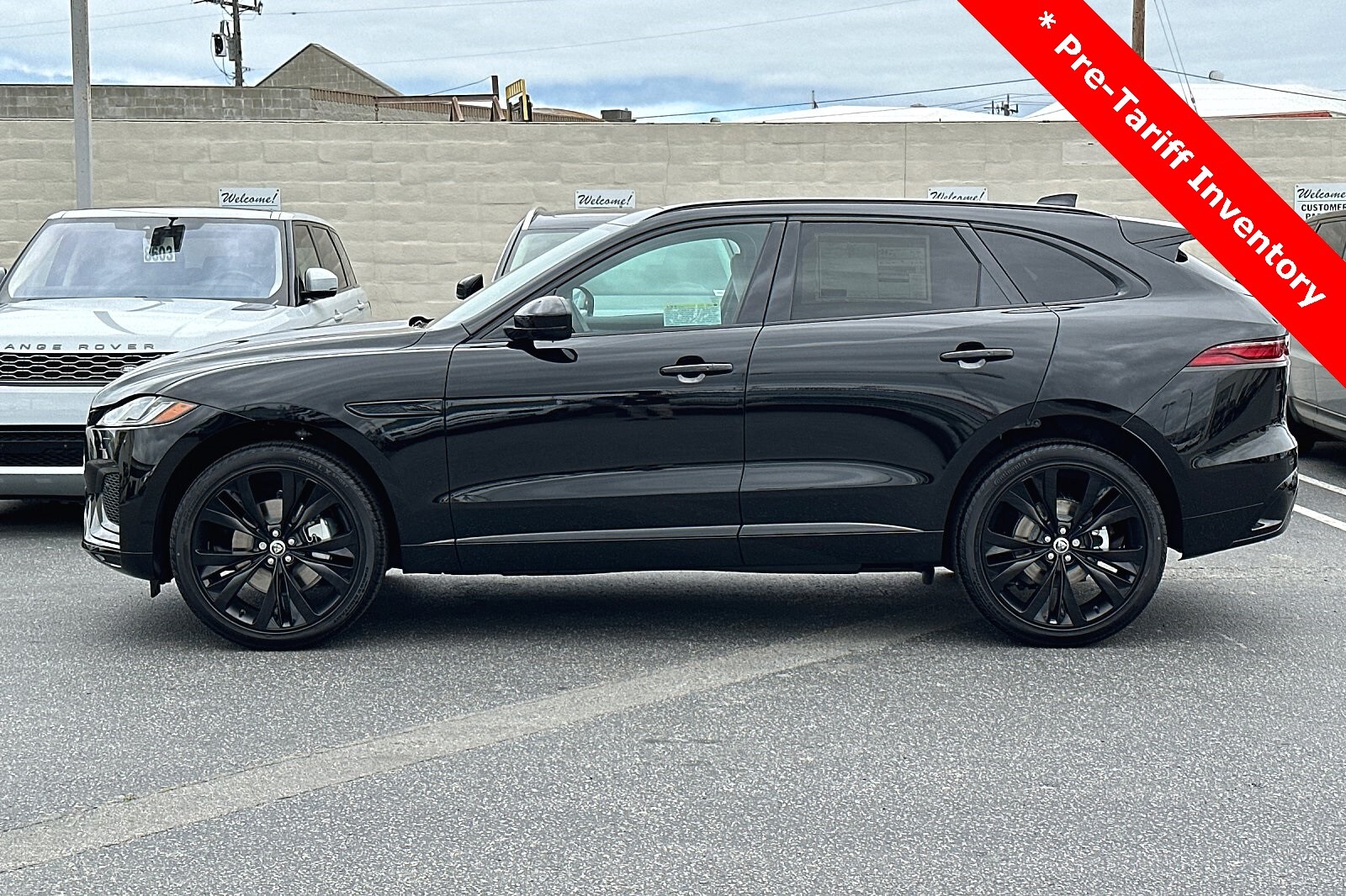 2024 Jaguar F-PACE P250 R-Dynamic S photo 2