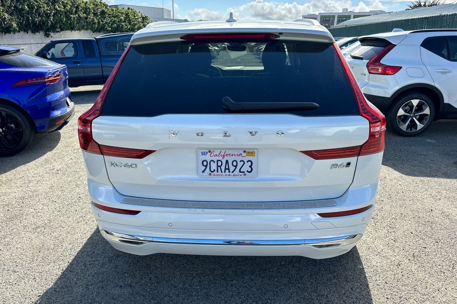 2022 Volvo XC60 Inscription photo 2