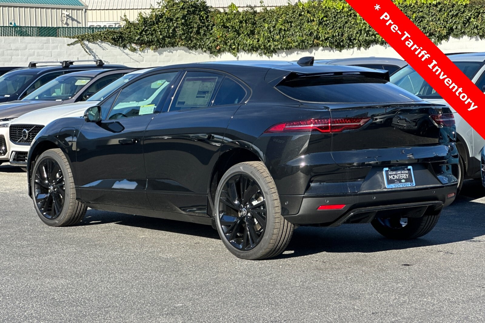 2024 Jaguar I-PACE EV400 HSE photo 3