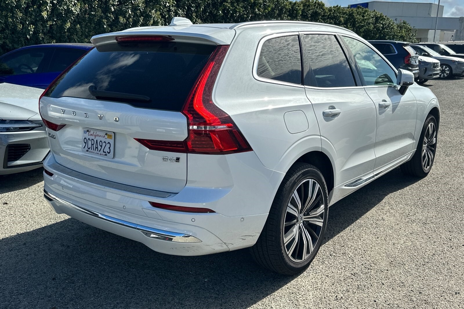 2022 Volvo XC60 Inscription photo 3