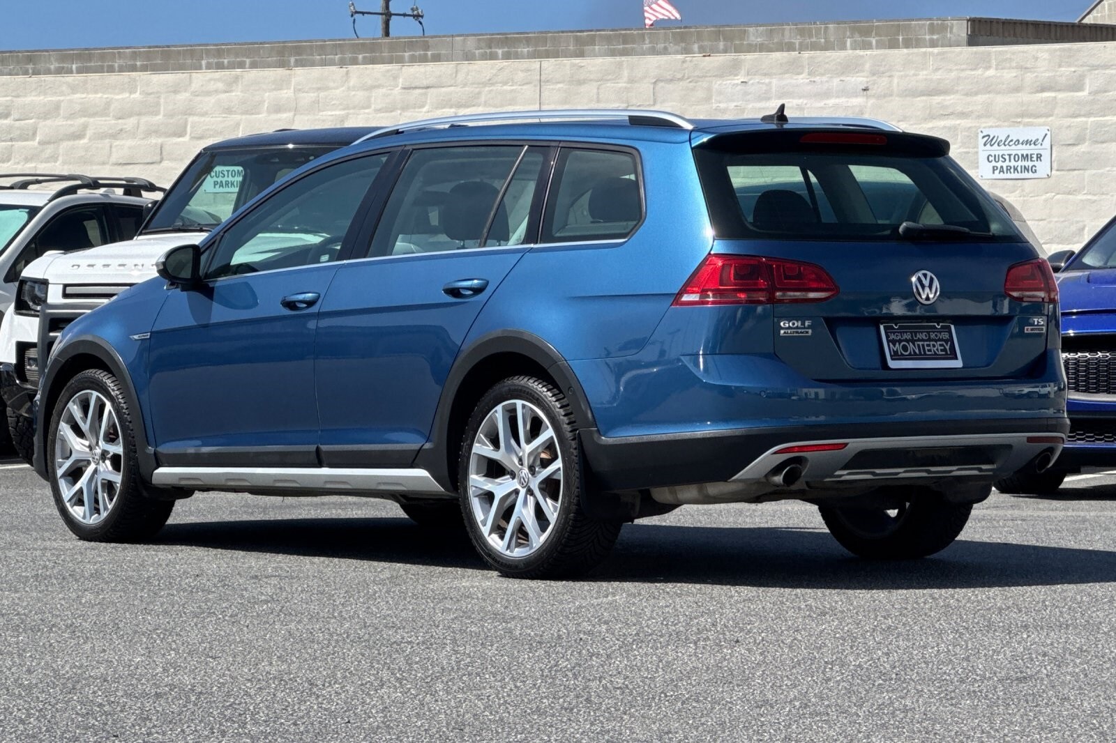 2017 Volkswagen Golf Alltrack TSI SEL photo 3