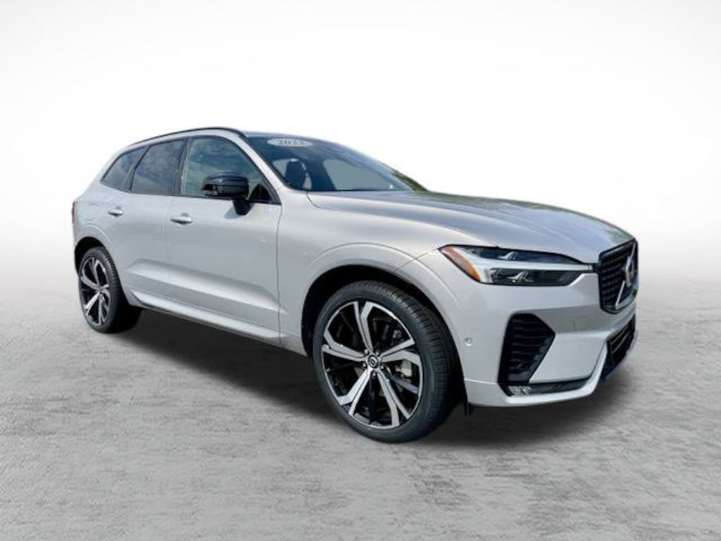 Used 2022 Volvo XC60 B6 AWD R-Design SUV