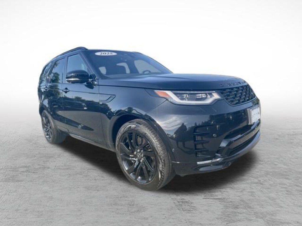 Certified 2025 Land Rover Discovery P300 Dynamic SE SUV