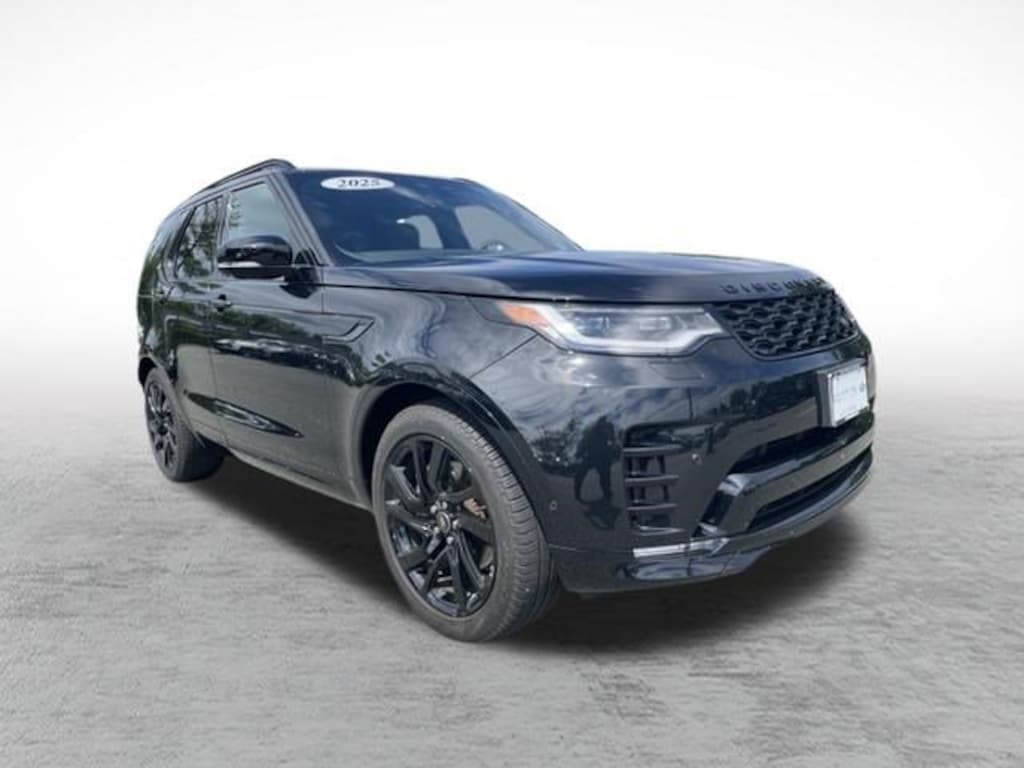 Certified 2025 Land Rover Discovery P300 Dynamic SE SUV