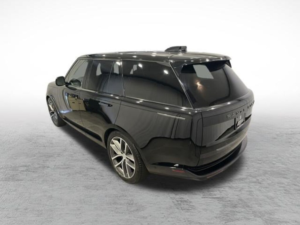 Used 2025 Land Rover Range Rover P530 SE SUV