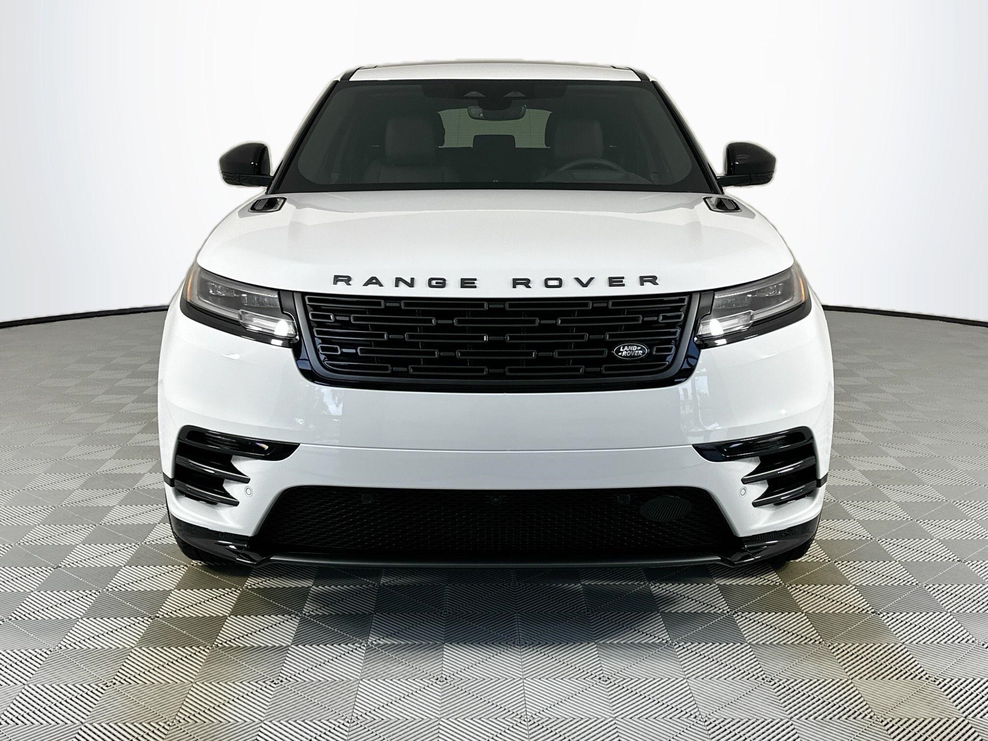 2026 Land Rover Range Rover Velar SE photo 2