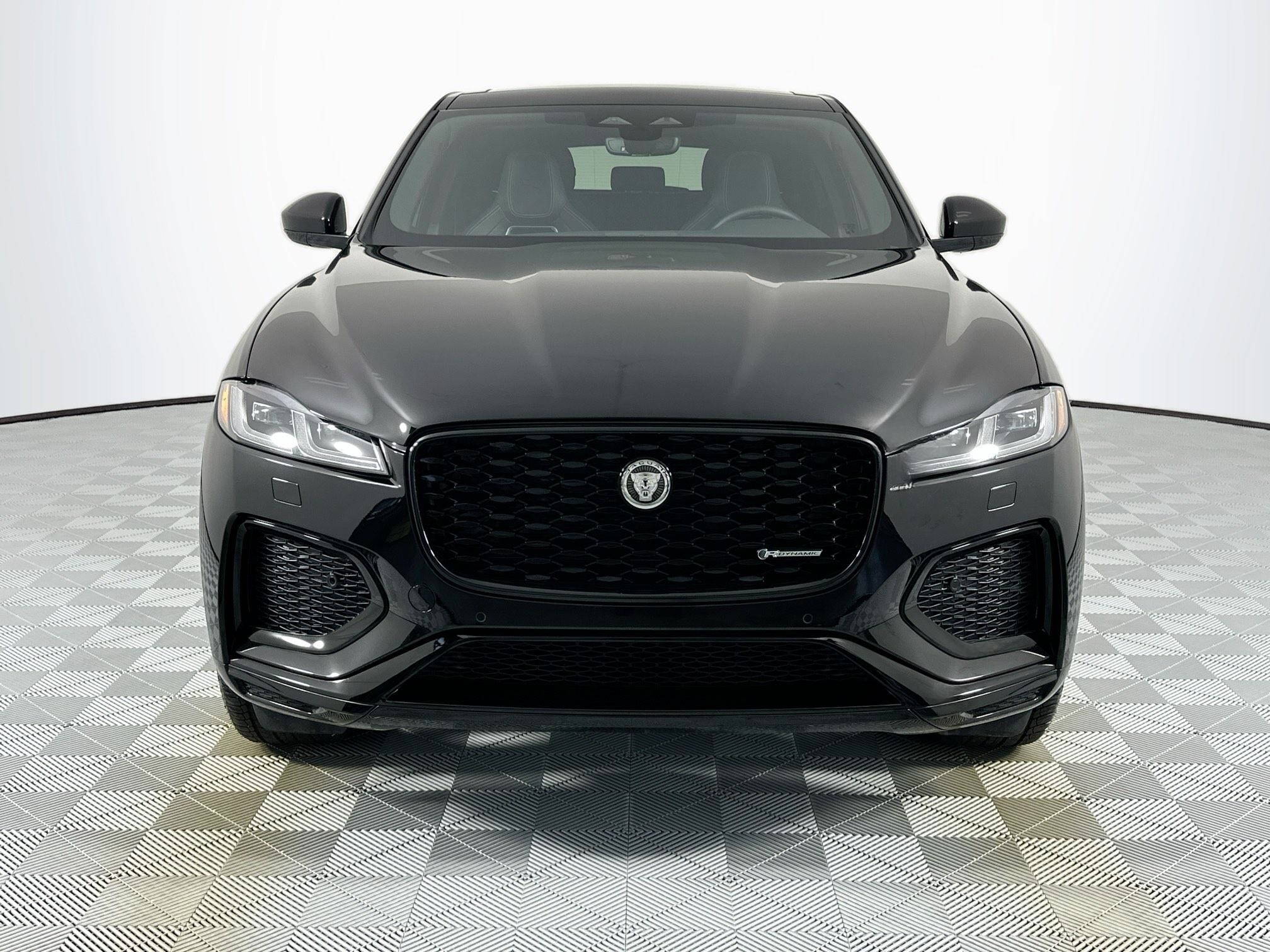 2025 Jaguar F-PACE P250 R-Dynamic S photo 2
