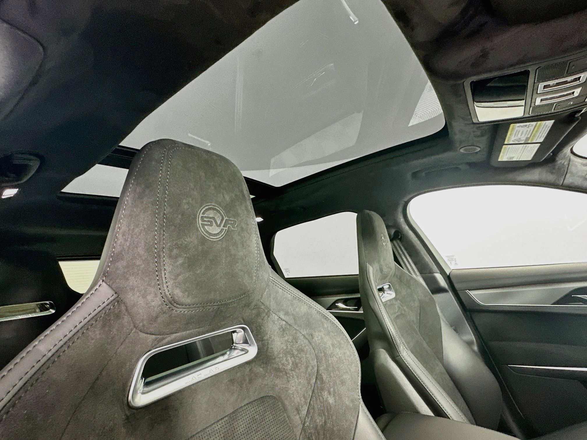 2026 Jaguar F-Pace SVR - Photo 18