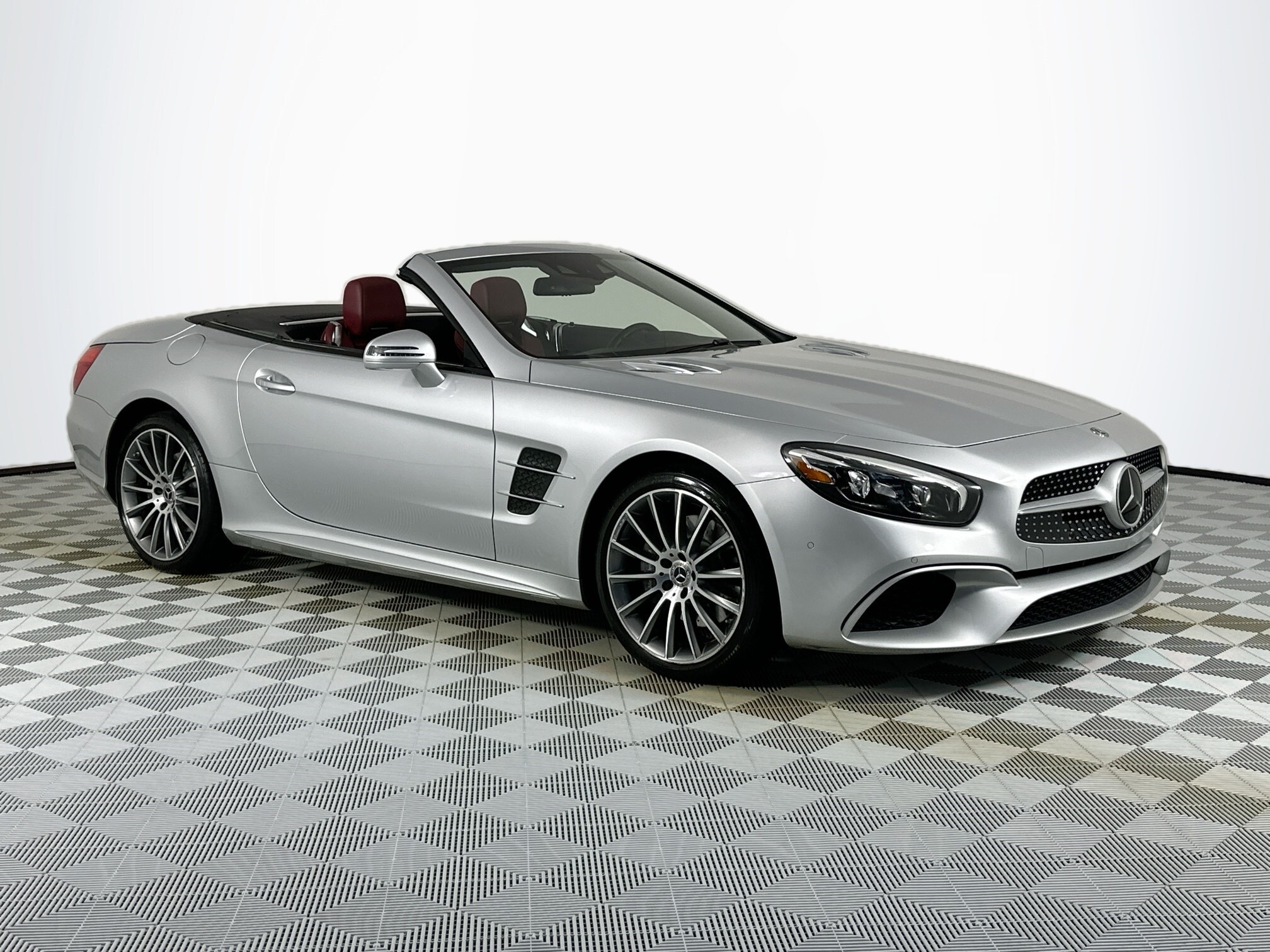 2020 Mercedes Benz SL 550 photo 3