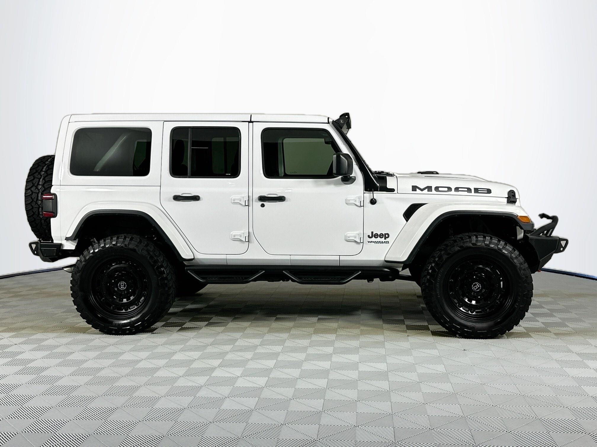 2018 Jeep Wrangler Unlimited Sahara photo 4