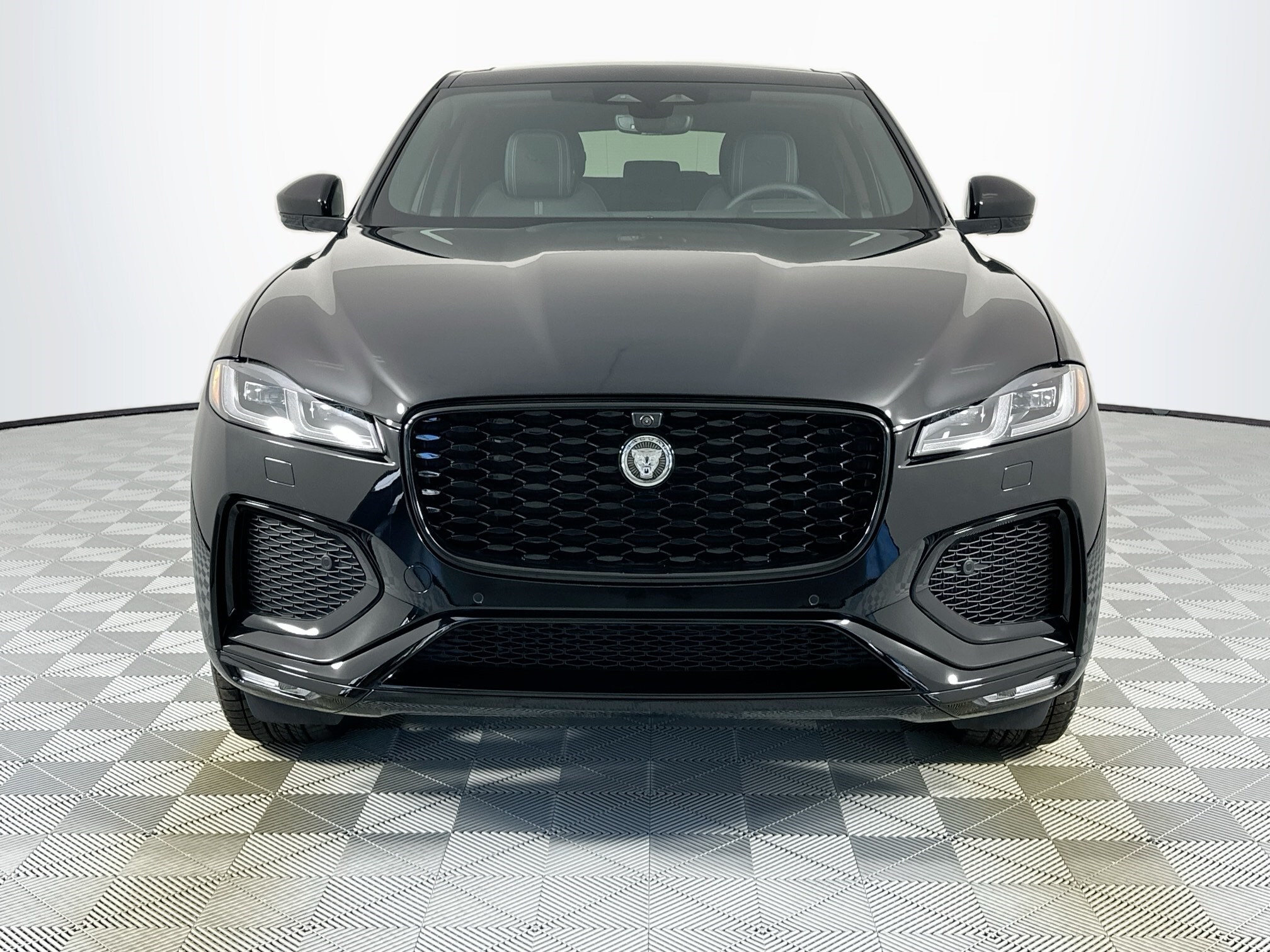 2026 Jaguar F-PACE P400 R-Dynamic S photo 2