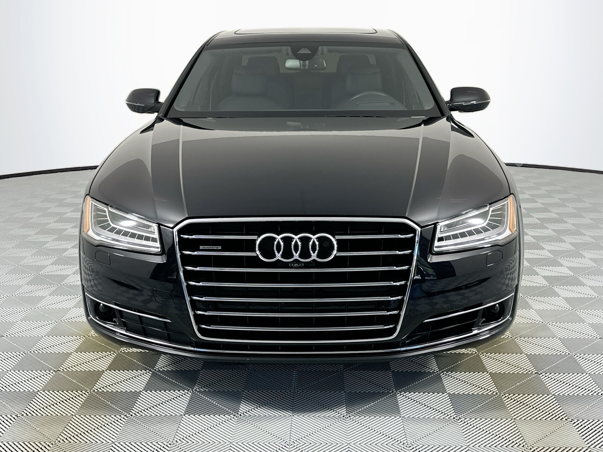 2015 Audi A8 4.0T Quattro photo 2