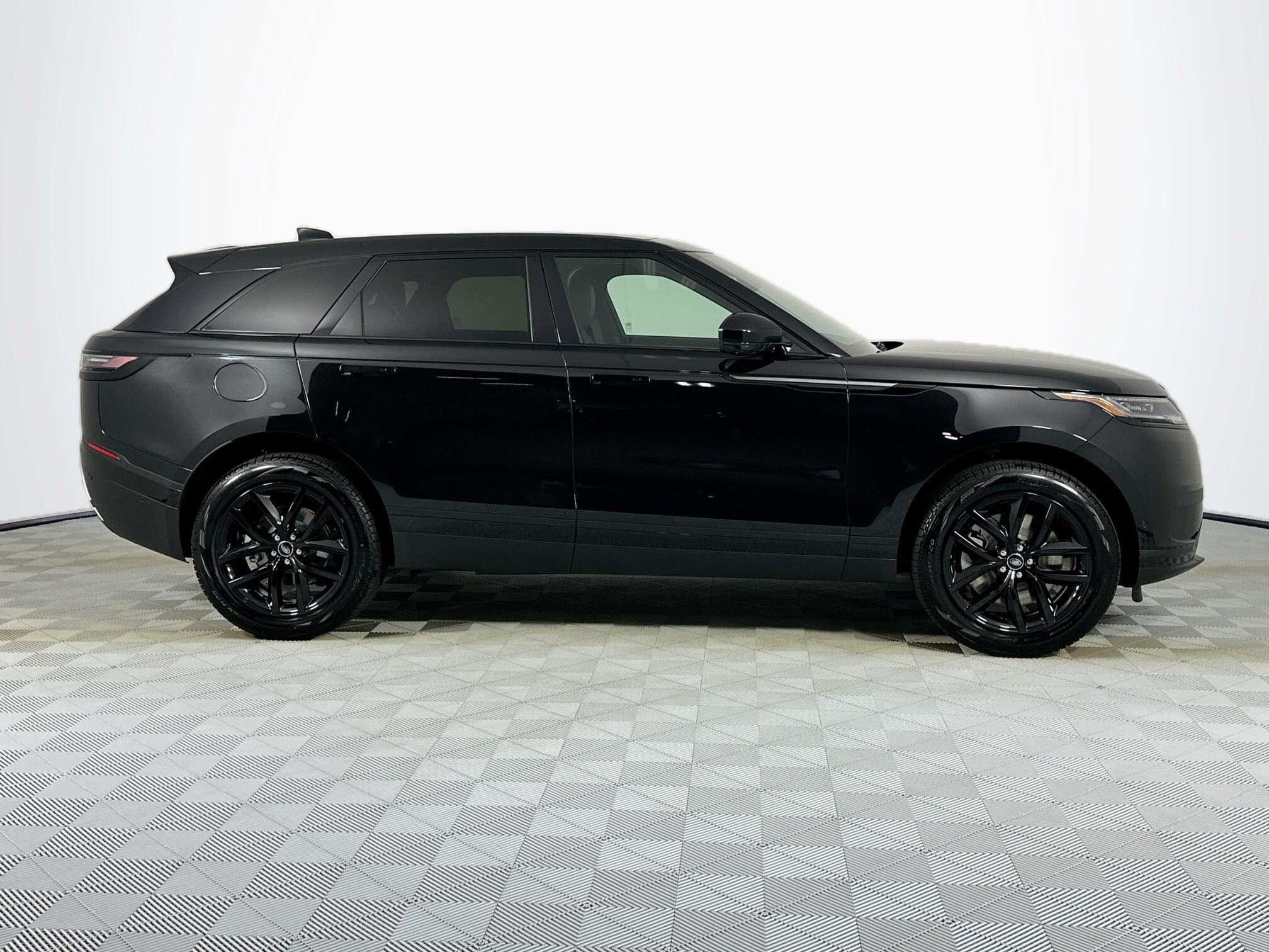 2026 Land Rover Range Rover Velar S photo 4
