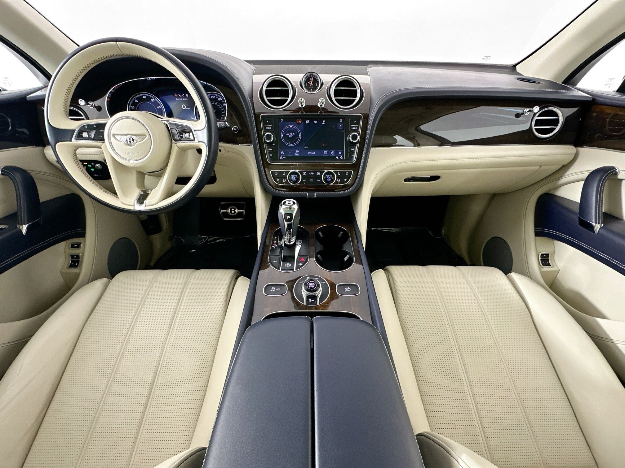 2019 Bentley Bentayga V8 photo 4