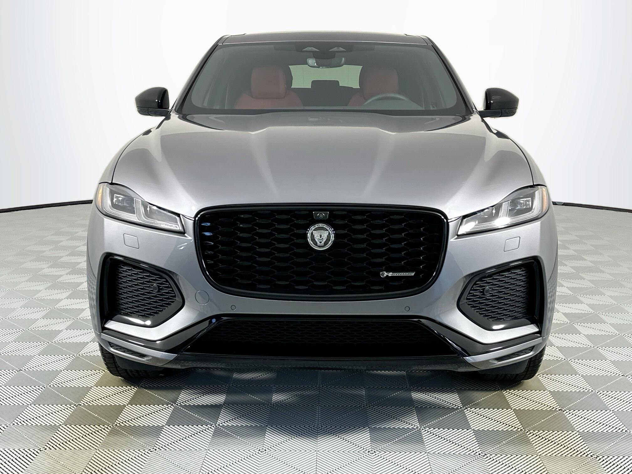 2025 Jaguar F-PACE P250 R-Dynamic S photo 2