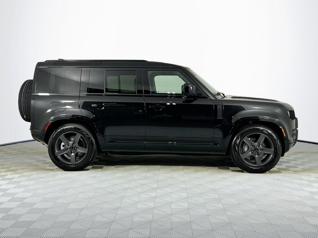 Used 2026 Land Rover Defender 110 X-Dynamic SE SUV