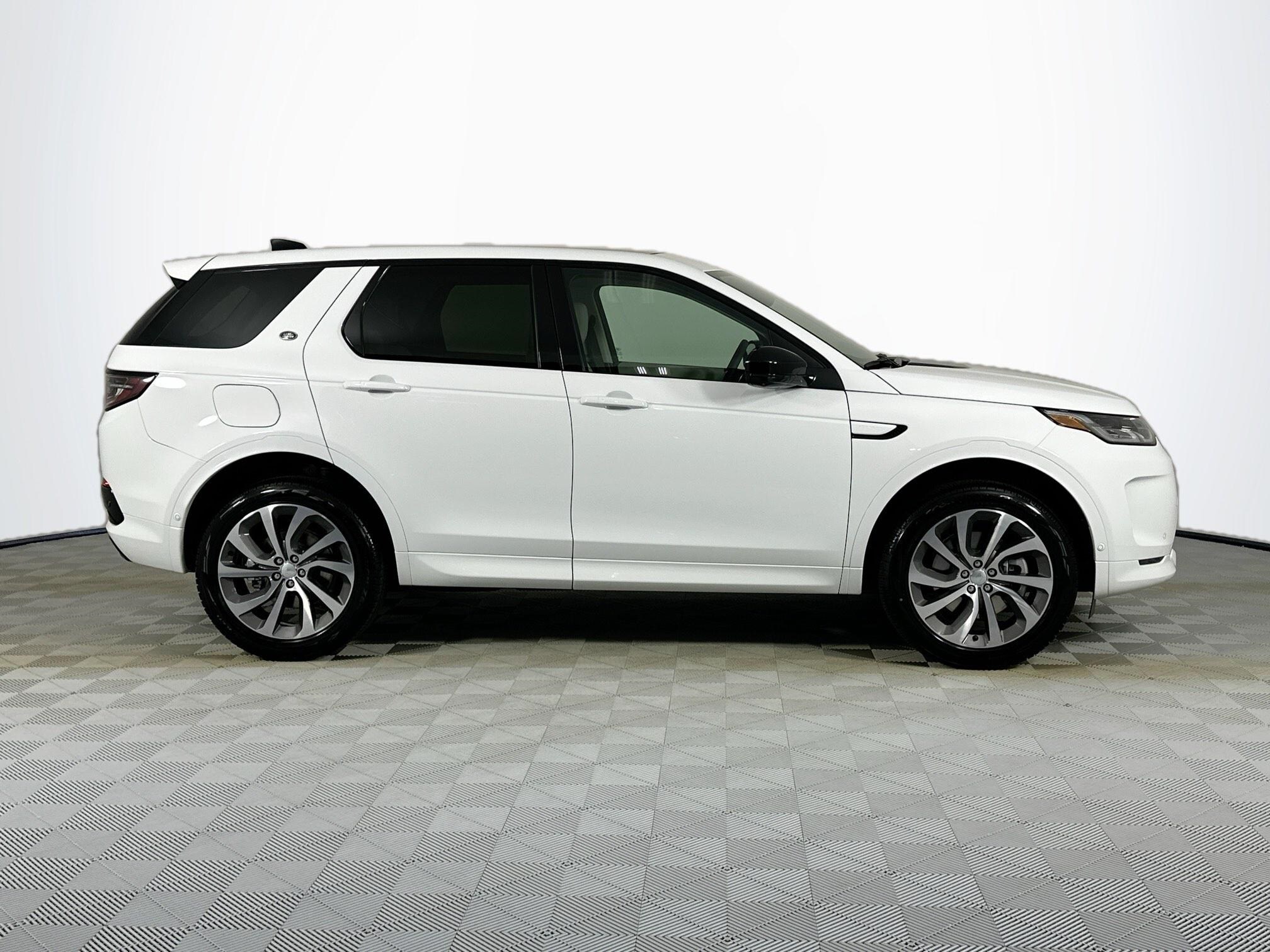 2025 Land Rover Discovery Sport S photo 4